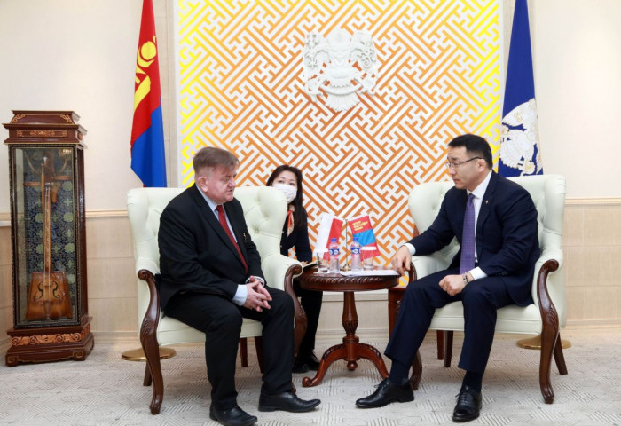 Mayor of Ulaanbaatar receives Polish Ambassador