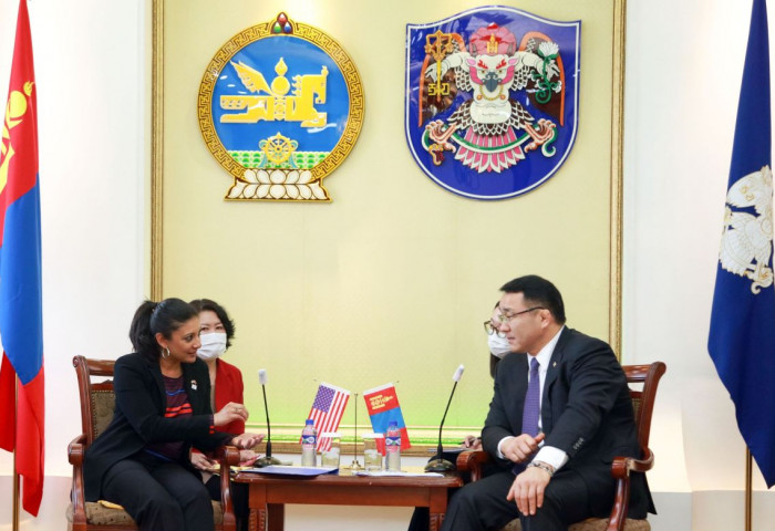 Ulaanbaatar Mayor receives MCC representatives