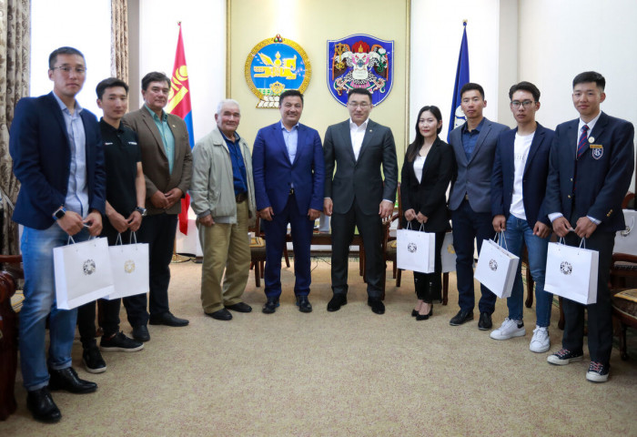 Ulaanbaatar Mayor welcomes and congratulates athletes successfully participated in Asian Cycling Championships