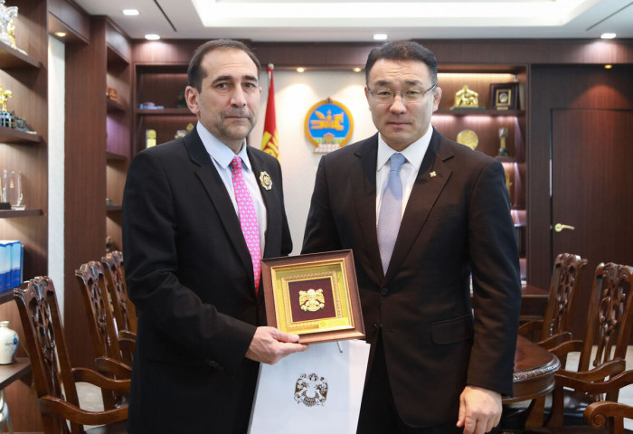 Khangardi Order conferred upon World Bank’s Country Manager for Mongolia